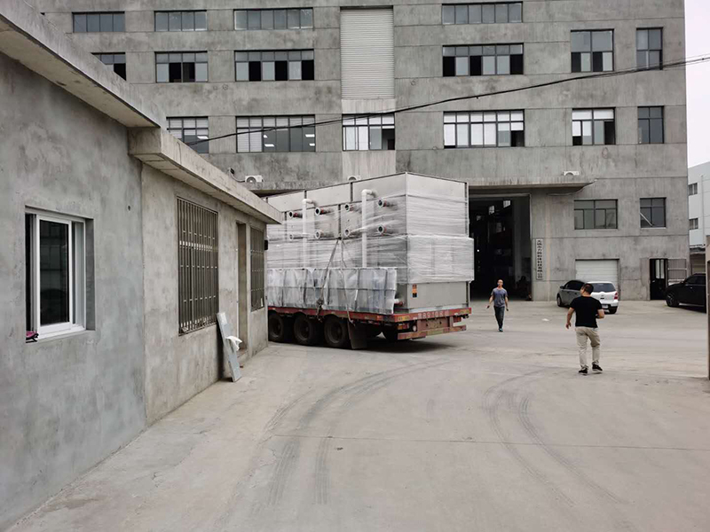 橫流密閉式冷卻塔出現(xiàn)漏水情況如何處理 橫流密閉式冷卻塔出現(xiàn)漏水情況如何處理